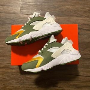 New Nike X Stussy Air Huarache LE Olive men’s size 7 Deadstock 7Y/8.5W Sneakers